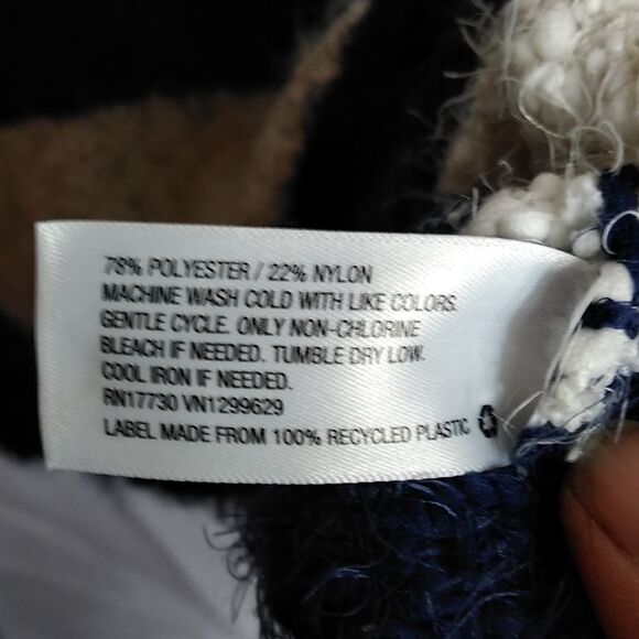 Knox Rose fuzzy sweater - Picture 3 of 4